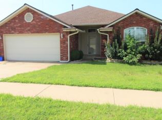 2708 SE 92nd Cir, Moore, OK 73160