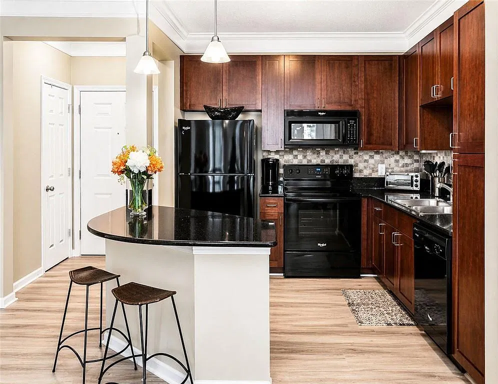 1 bed, 1.0 bath, 800 sqft, $2,095 — Photo 3