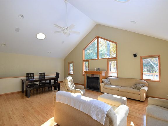 3rd image of 1606 River Bluff Dr