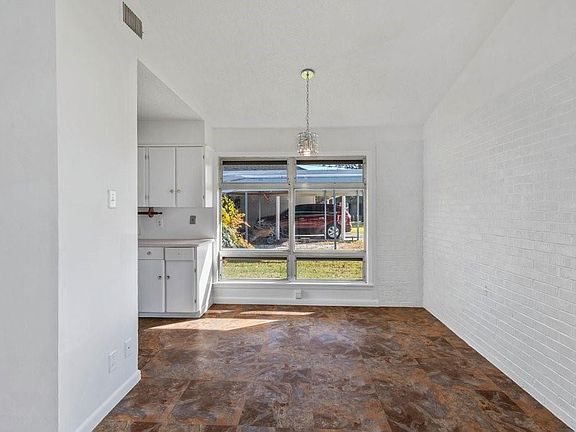 5th image of 1118 Mobile St