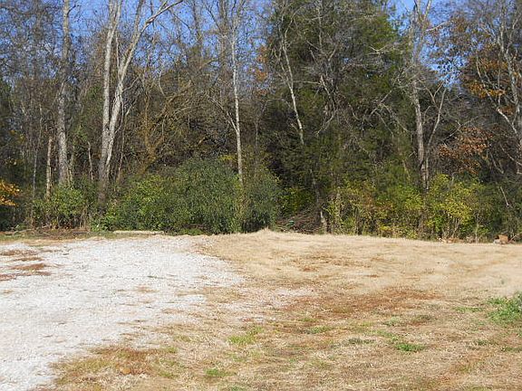 2nd image of 2956 Bluegrass Ln