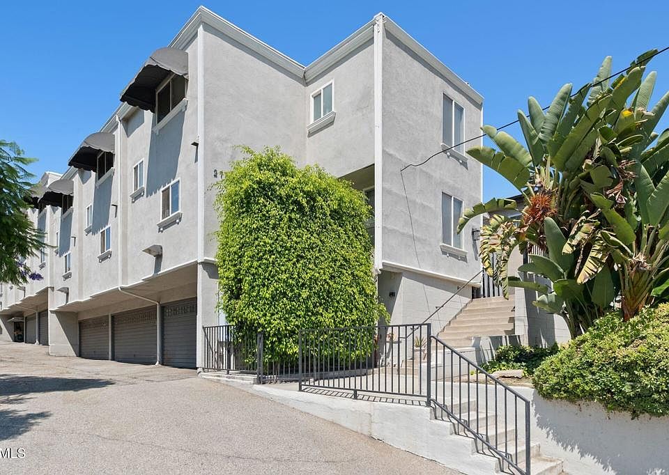 1st image of 2737 Montrose Ave #105