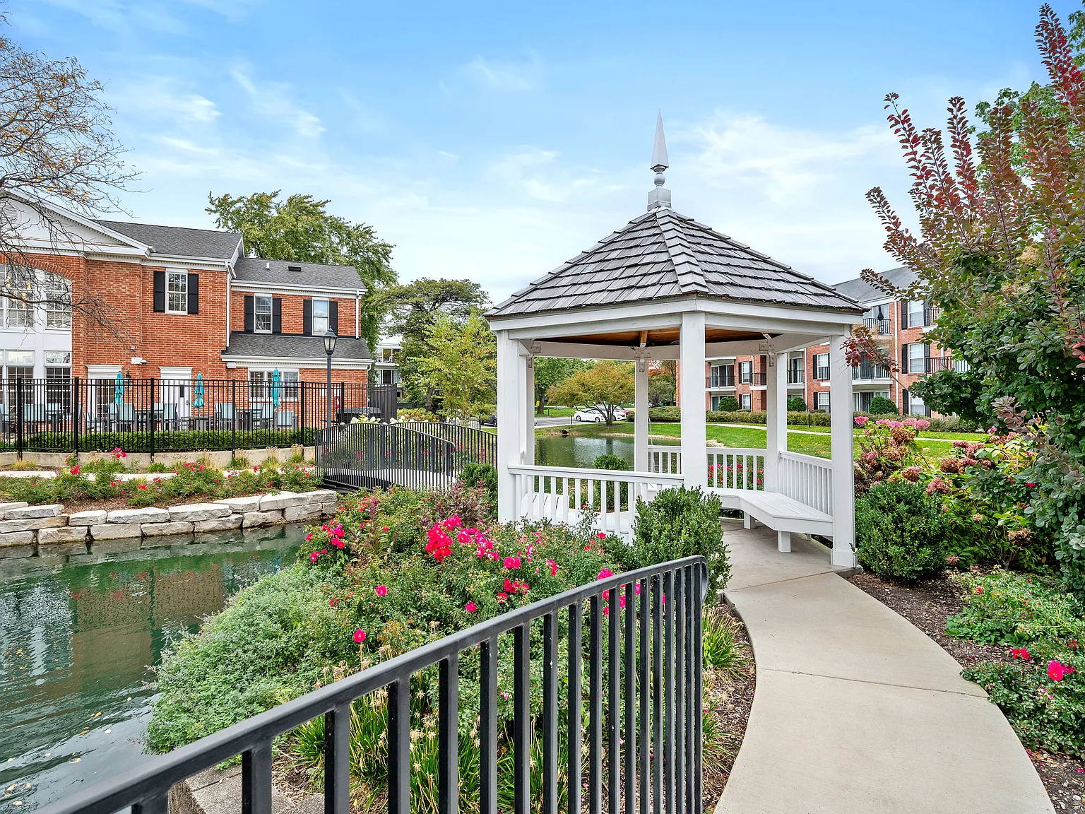 Versailles on the Lakes Oakbrook* — Photo 2