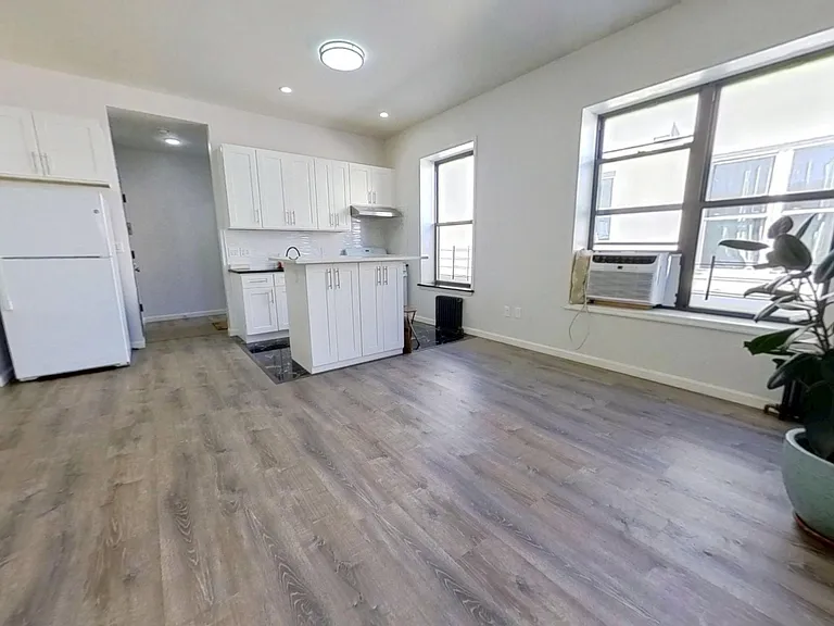 1864 W 4th St #2F — Photo 3