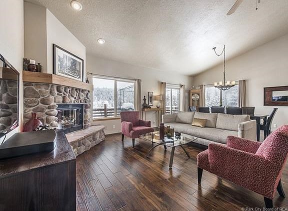 3rd image of 3948 W View Pointe Dr