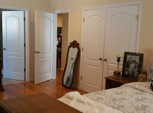 882 N Fletcher Ave, Valley Stream, NY 11580