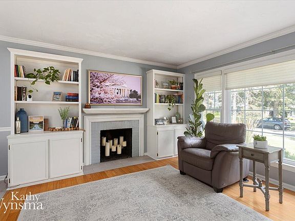 5th image of 2604 Richards Dr SE