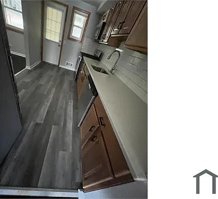 1006 Foxwood Ln — Photo 5