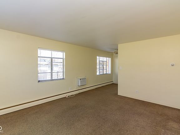 2nd image of 701 Brewer Pl