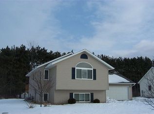 1533 Hazeltine Dr, Eau Claire, WI 54703