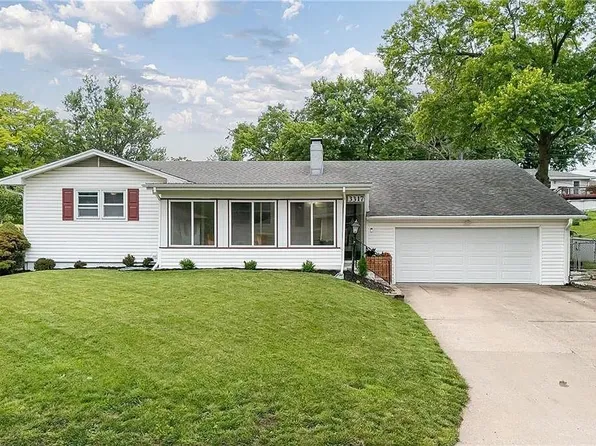 3317 Auburn Dr, Saint Joseph, MO 64506