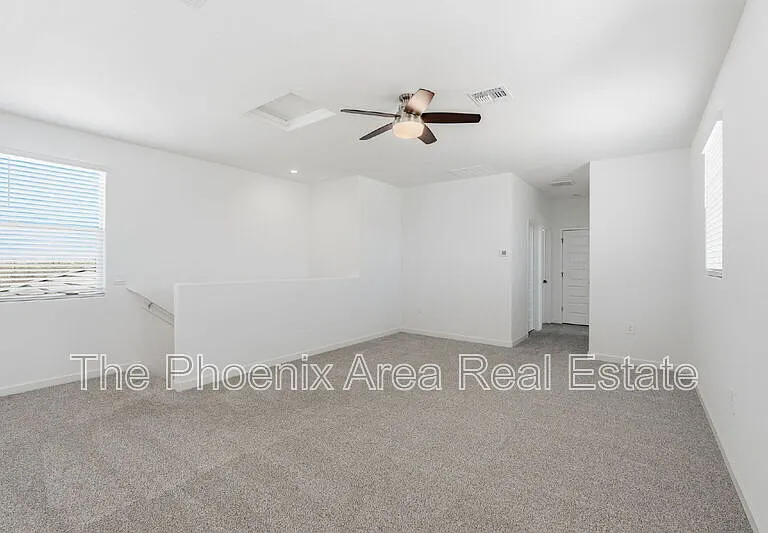 2761 W Seaver Ave — Photo 12