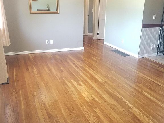 2nd image of 914 Cleveland Ave