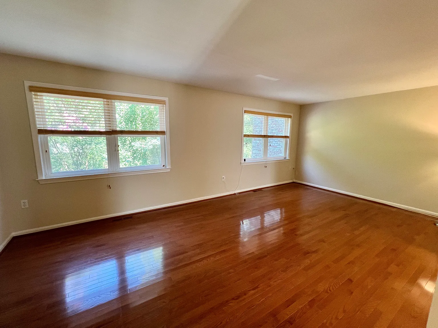 4 bed, 2244 sqft, $3,400 — Photo 3
