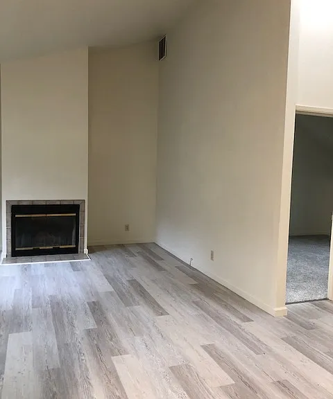 42 Pine Tree Cir — Photo 2