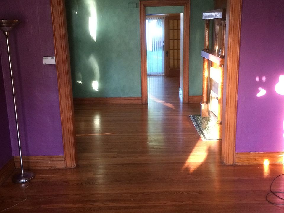 1st image of 215 Parkdale Ave