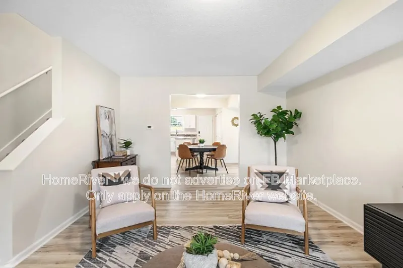 3 bed, 2.0 bath, 1344 sqft, $1,649 — Photo 3