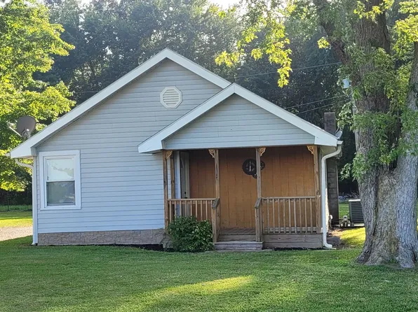 211 S 11th St, Nason, IL 62816