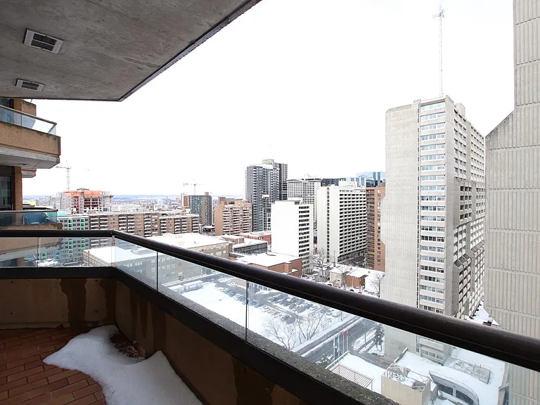 556 Laurier Ave W #1607 — Photo 17