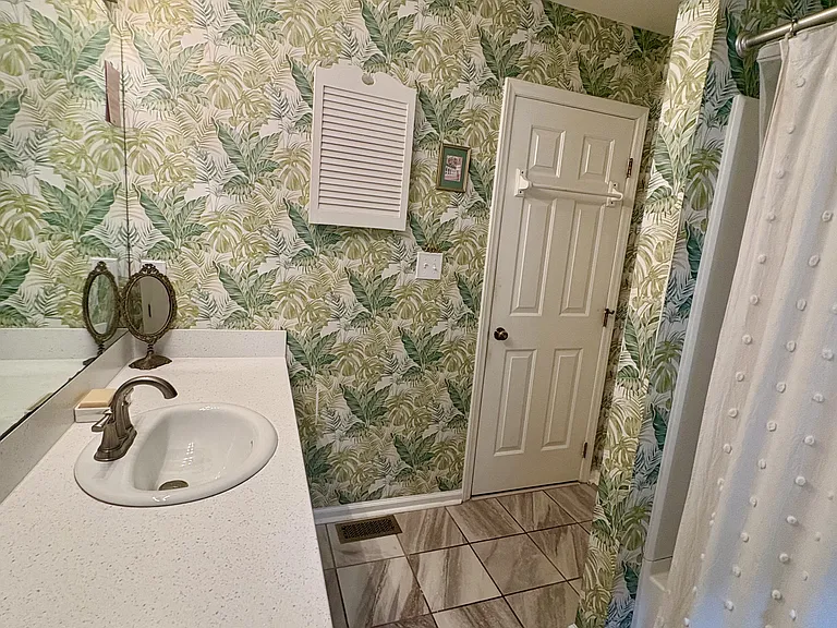 1433 Greenside Dr — Photo 19