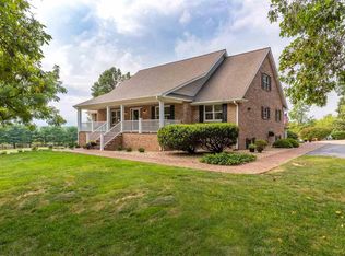 109 Springfield Ln, Staunton, VA 24401