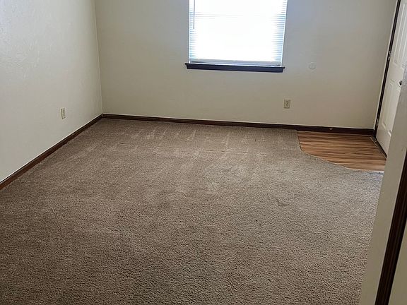 5th image of 385 Belmont Rd APT A