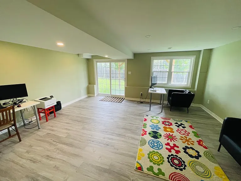 108 Battersea Cres — Photo 11