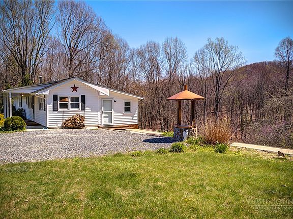 2nd image of 2081 Bakers Ridge Road