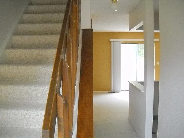 1300 Vesta Cir — Photo 3