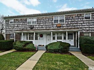 3603 Wilshire Ln, Oakdale, NY 11769