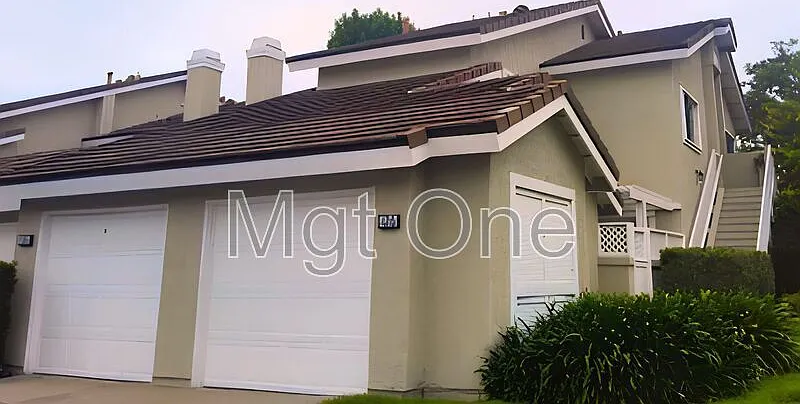 2 bed, 1.0 bath, 832 sqft, $3,195 — Photo 1
