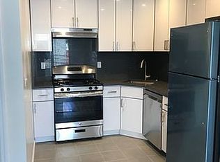 25-72 38th St #4, Astoria, NY 11103
