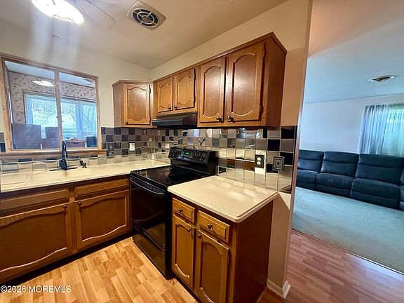 5th image of 157 Hudson Parkway #A