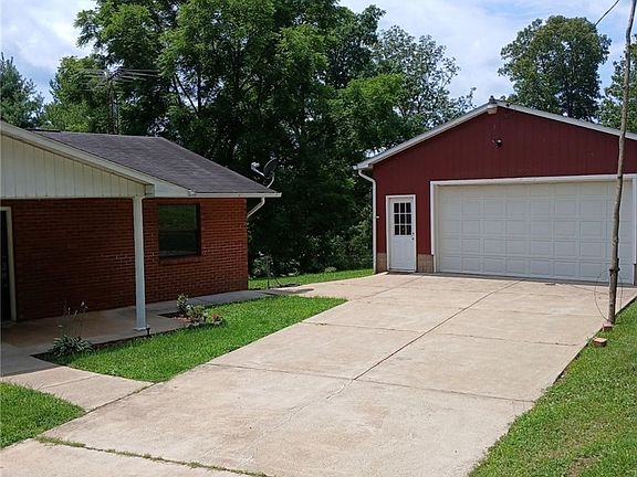 3rd image of 1805 Lee Creek Rd