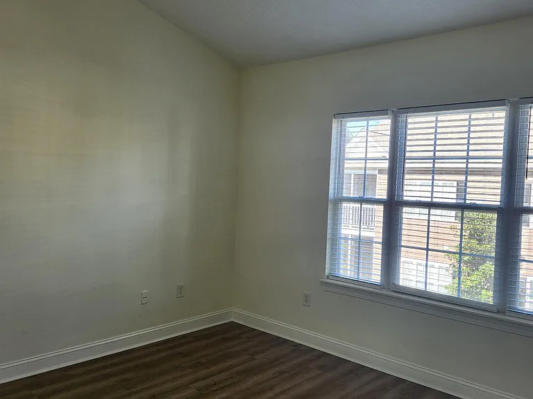 766 Algonquin Dr #F — Photo 7