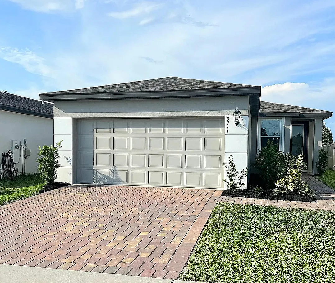 3 bed, 1268 sqft, $2,095 — Photo 1