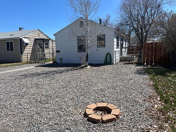 3rd image of 1021 E Pershing Ave