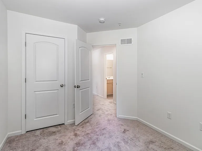 158 High Pointe Dr — Photo 19