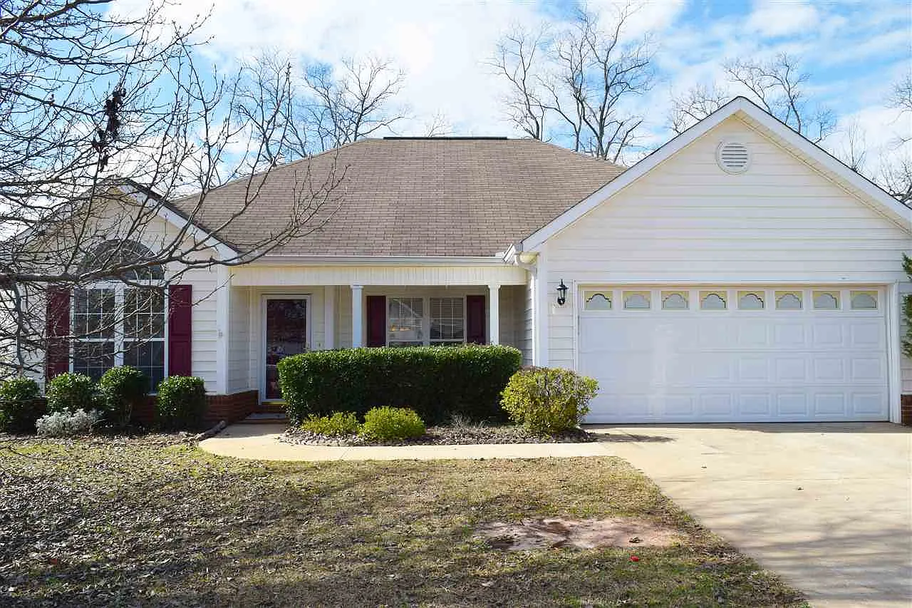 104 Sanders Ct photo 1