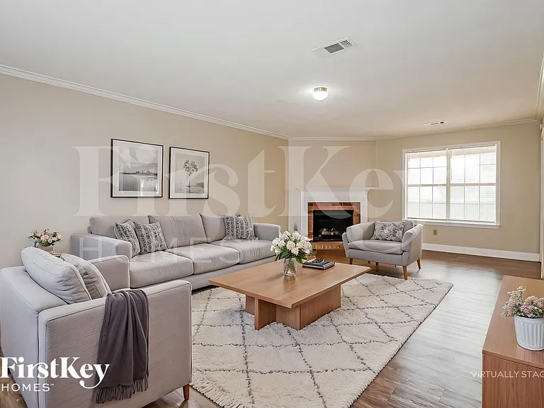 9689 Kingsridge Dr — Photo 4