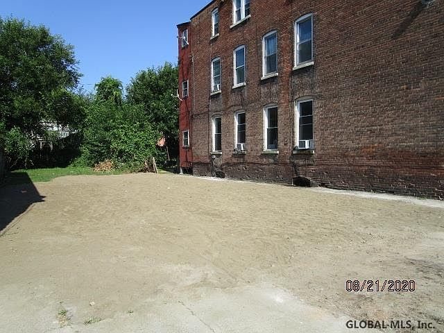 2nd image of 112 George St