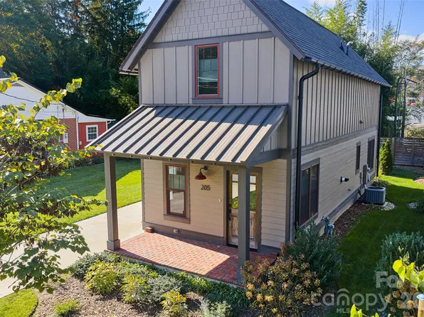 205 N Johnson St, Brevard, NC 28712