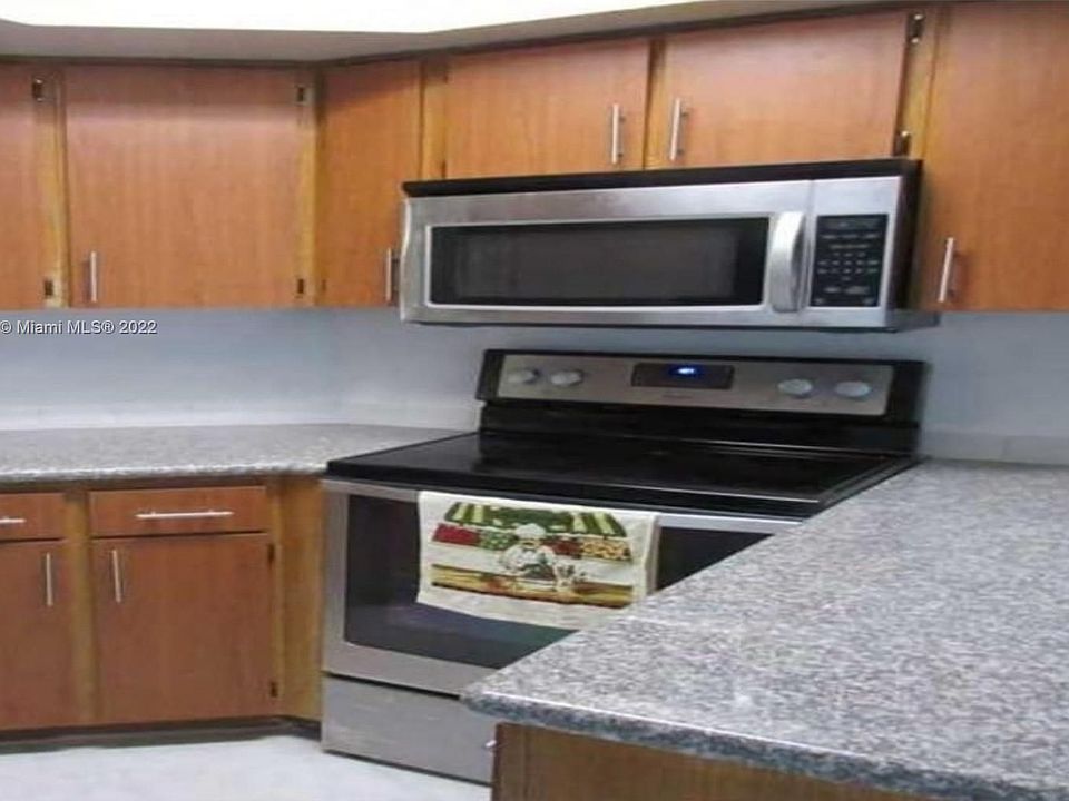 1st image of 8205 Lake Dr #307