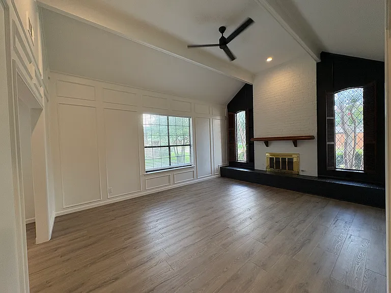 3021 Roundrock Trl — Photo 3