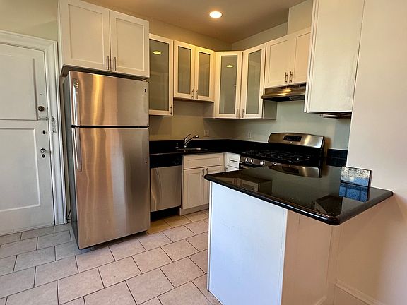 2nd image of 2070 Fell St APT 10