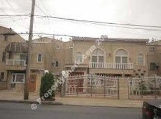 63 Continental Ave, Flushing, NY 11375