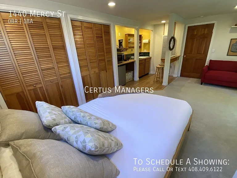 1440 Mercy St — Photo 4