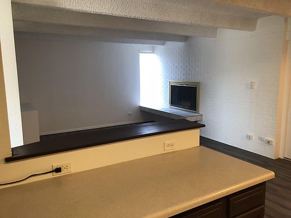 5th image of 1180 Yosemite St #313-1