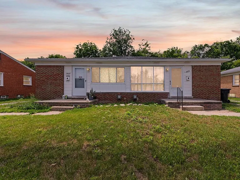 2464 Stieber St — Photo 1