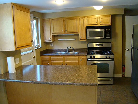 2nd image of 1084 W Sells Ave #H